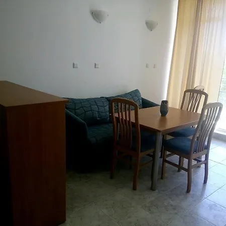 Studio In Astoria